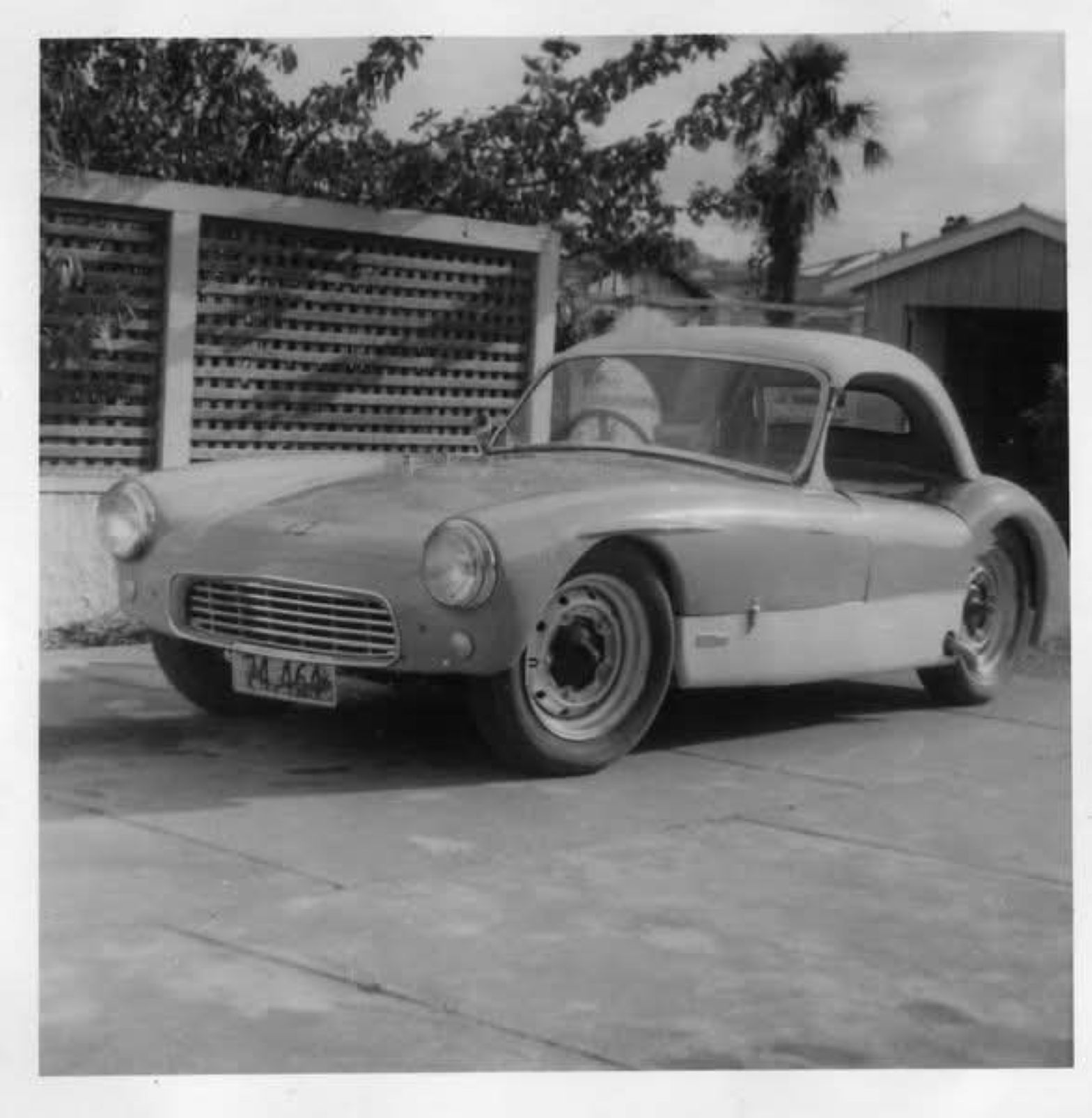Name:  Bucklers in NZ #081 Buckler 90 NZ - Jarvie body two tone 1961 - 64 plate arch David Montgomery.jpg
Views: 117
Size:  179.1 KB