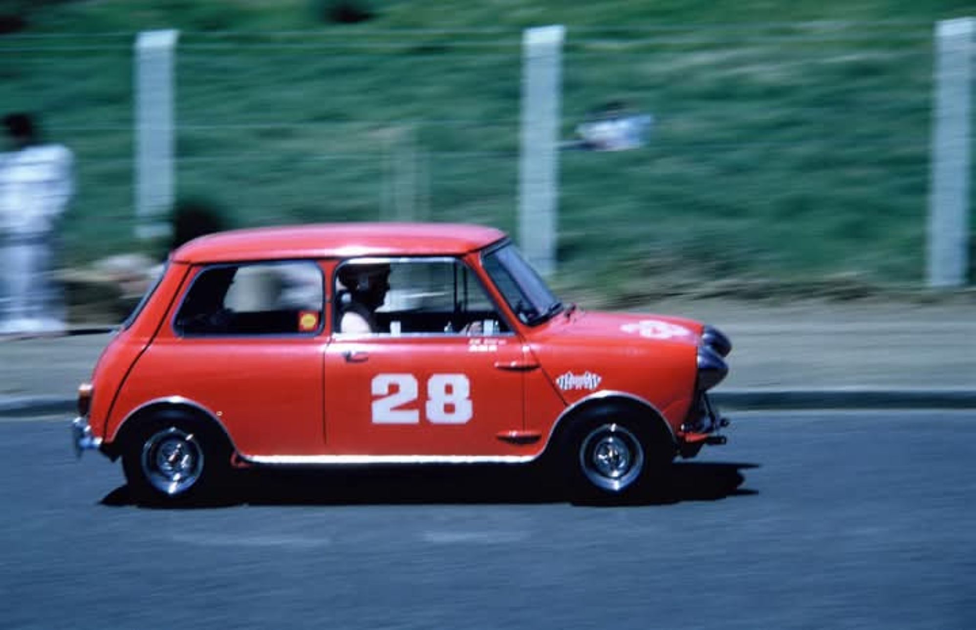 Name:  Paritutu 1966 #077 2025 Alan Boyle Tomato Mini Cooper #28 on straight  track arch Alan Boyle.jpg
Views: 70
Size:  172.1 KB