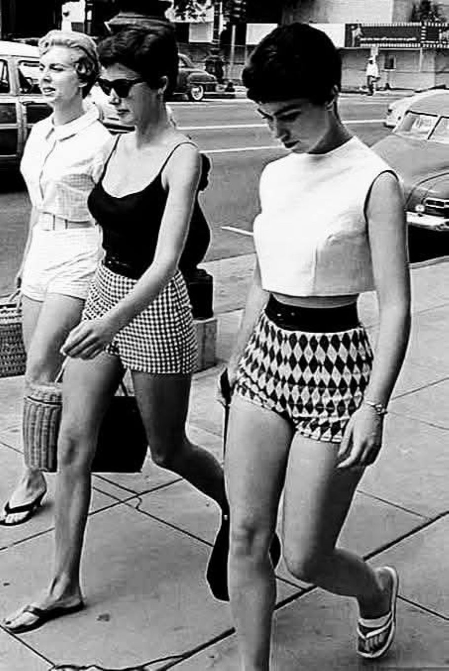 Name:  AH #710 AH 100 Healey legs photo Life Magazine the girls - in Los Angeles late 1950's arch Life.jpg
Views: 88
Size:  179.1 KB