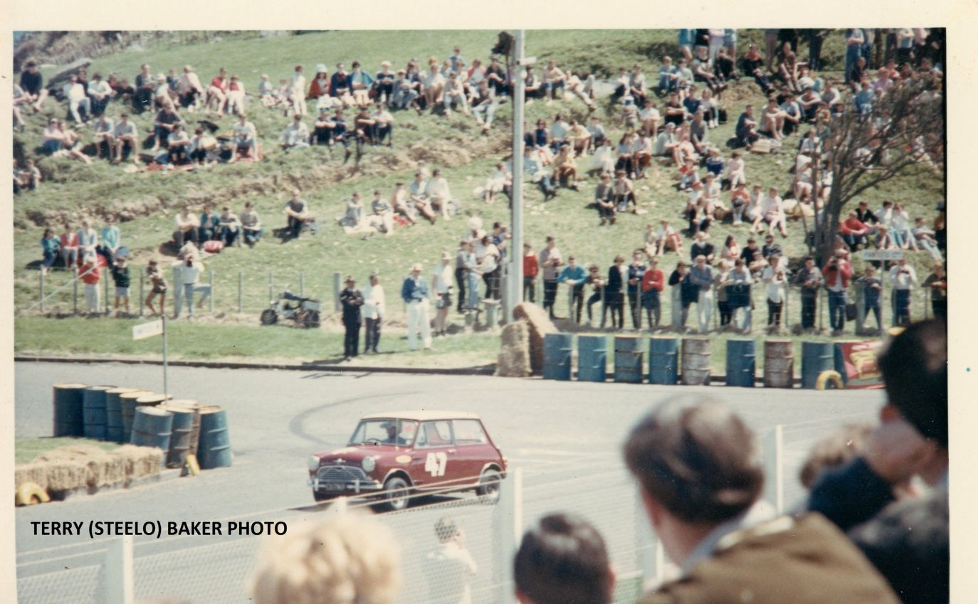 Name:  Paritutu 1967 #043 Mini Red #47 179kb arch JLL photo Terry Steelo Baker.jpg
Views: 60
Size:  179.1 KB