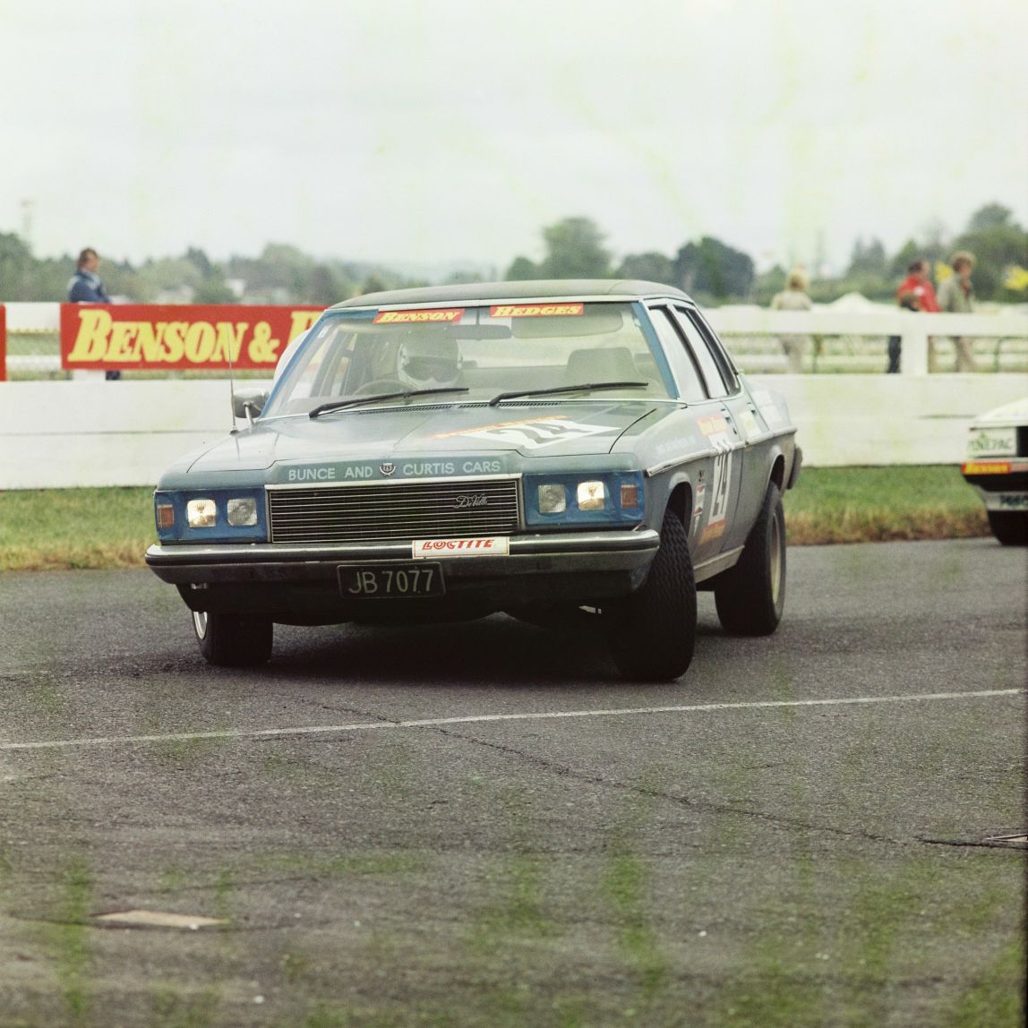 Name:  Pukekohe 1981 #081 Shane and John Windelburn Holden Statesman V8 1981 B&H Pukekohe arch Steve El.jpg
Views: 64
Size:  173.8 KB
