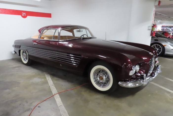 Name:  225_0407_038 Cadillac Ghia.JPG
Views: 95
Size:  70.9 KB