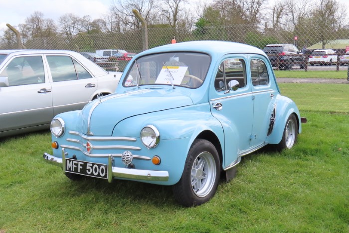 Name:  225_0419_307 Renault.JPG
Views: 41
Size:  125.8 KB
