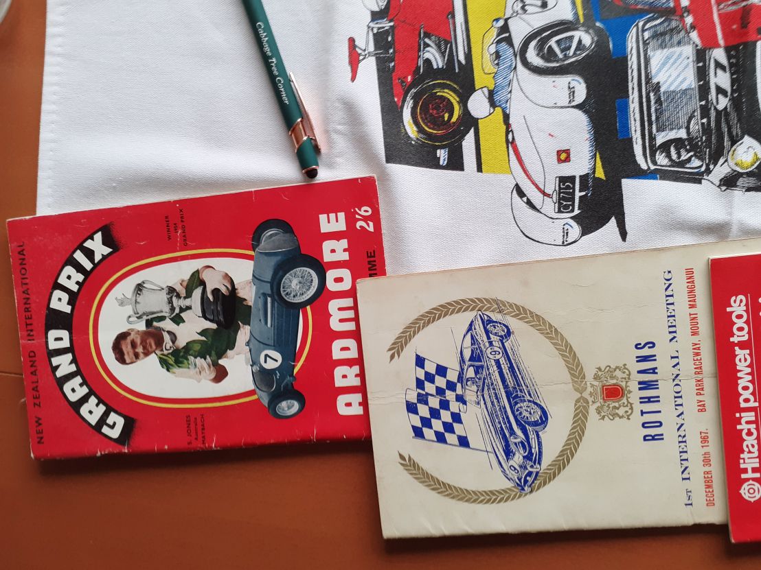 Name:  Motoring Books #232 Programmes Ardmore NZIGP 1955 Baypark Dec 1967 w Tea Towel arch John Climo M.jpg
Views: 4
Size:  177.9 KB