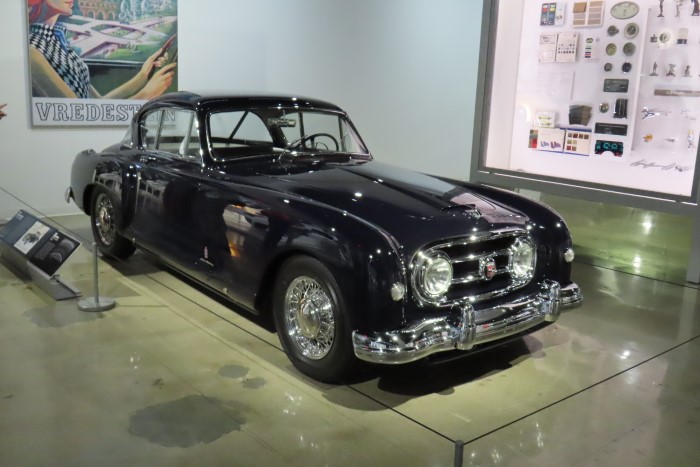 Name:  225_0407_181 Nash Healey.JPG
Views: 136
Size:  100.7 KB