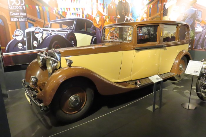 Name:  225_0415_051 Daimler.JPG
Views: 74
Size:  111.7 KB