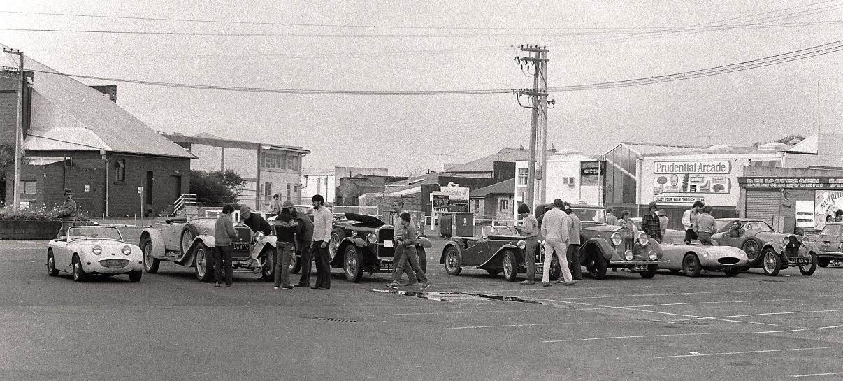 Name:  Vintage #218 VCC Gymkhana 1981  AH Sprite Buckler DA5574 others Le Mans start 179kb arch Keith H.jpg
Views: 39
Size:  179.3 KB
