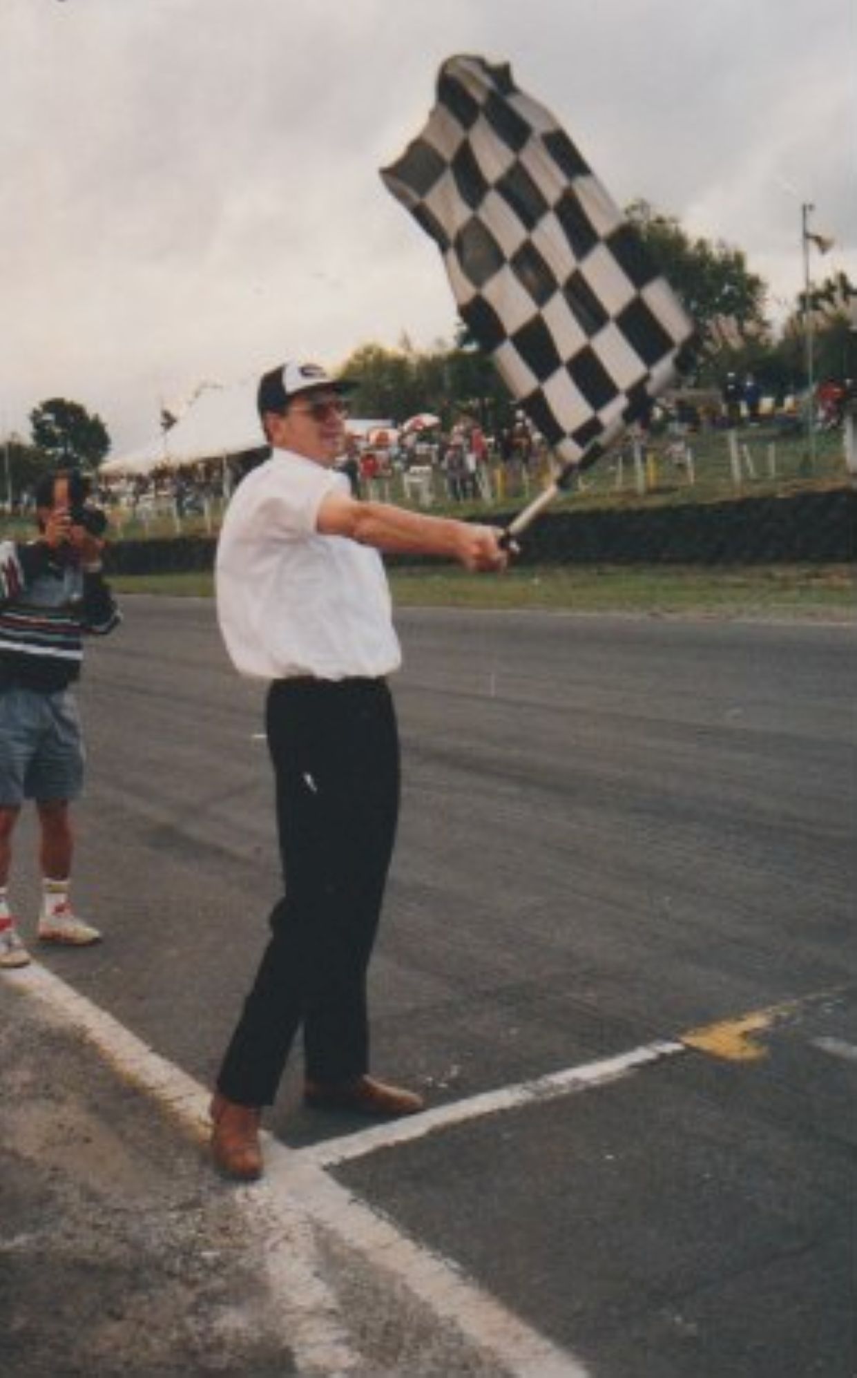 Name:  Baypark #089 Baypark ; End of an Era 1995 Peter Hanna finishes the last race at Baypark arch CAN.jpg
Views: 8
Size:  154.1 KB