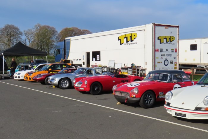 Name:  225_0419_012 Cadwell Park.JPG
Views: 170
Size:  89.1 KB