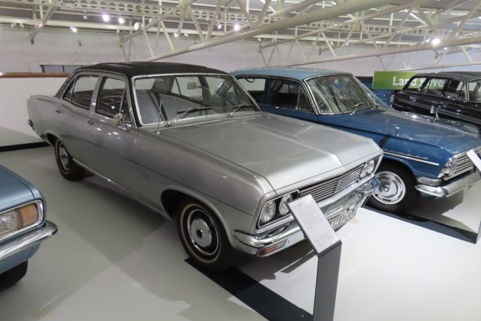 Name:  225_0414_125 Vauxhall Viscount.JPG
Views: 156
Size:  103.1 KB