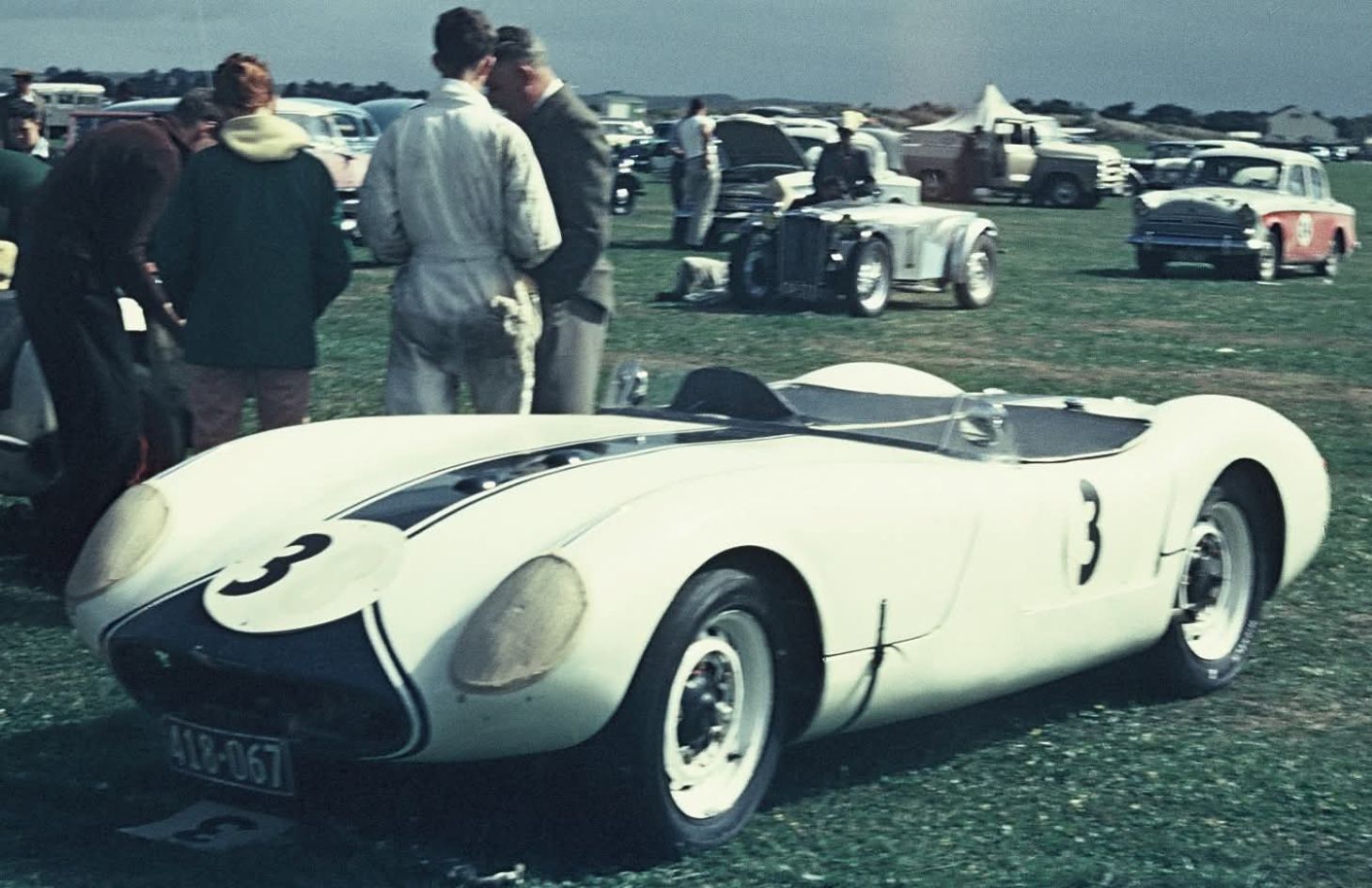 Name:  Bucklers in NZ #263 Buckler DD1 Race #3 White - Blue stripe Ivy Stephenson 1960 -61 De Joux body.jpg
Views: 43
Size:  179.9 KB