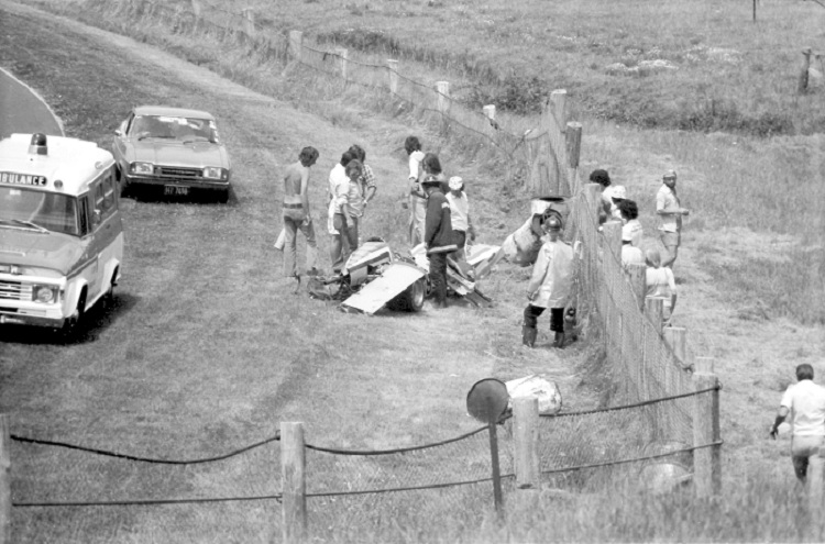 Name:  Wrecked Formula Pacific 2.jpg
Views: 1638
Size:  136.9 KB