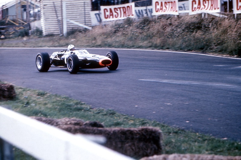 Name:  Attwood, BRM at Pukekohe.jpg
Views: 1803
Size:  138.3 KB
