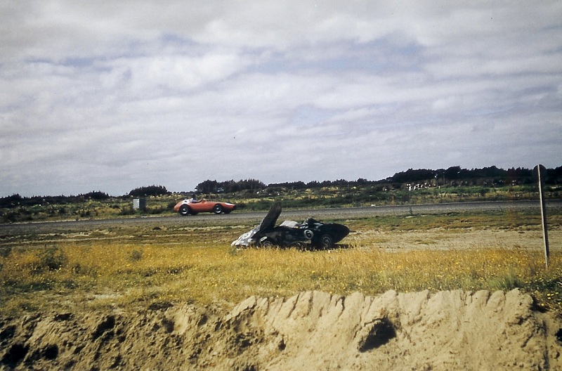 Name:  Ferrari (P Hoare) & Tojeiro Jaguar (F Cantwell).jpg
Views: 3353
Size:  161.8 KB
