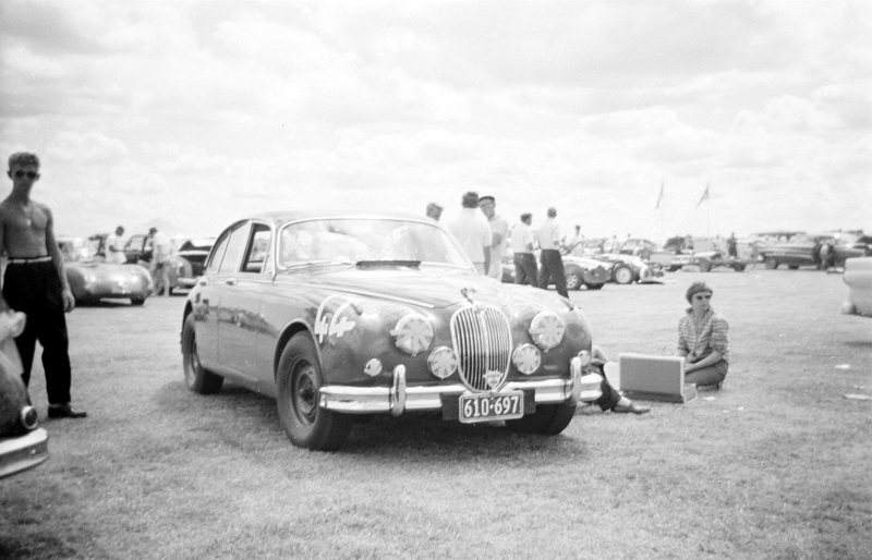 Name:  Ross Jensen - Jaguar (Ohakea 3 Hour) Feb 1961.jpg
Views: 1502
Size:  125.4 KB