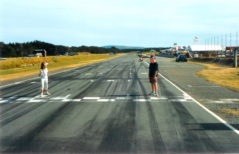 Name:  Teretonga 1992 - main straight.jpg
Views: 2941
Size:  132.2 KB