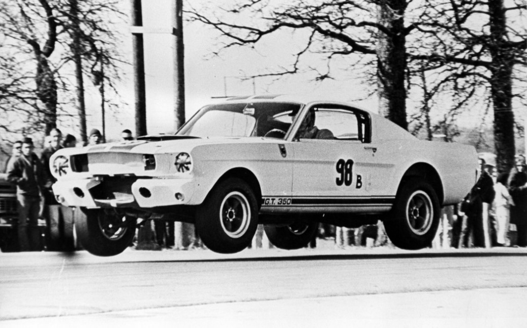 Name:  1965 ken-miles-in-the-1965-ford-shelby-gt350-competition-with-chassis-no-5r002-at-green-valley-r.jpg
Views: 1848
Size:  165.7 KB