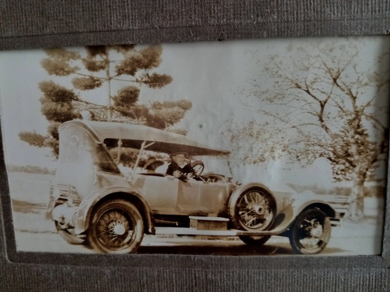 Name:  Family #293 Car 1920's Family - from Album Dolly Bell Rolls Royce Q (800x600).jpg
Views: 564
Size:  133.2 KB