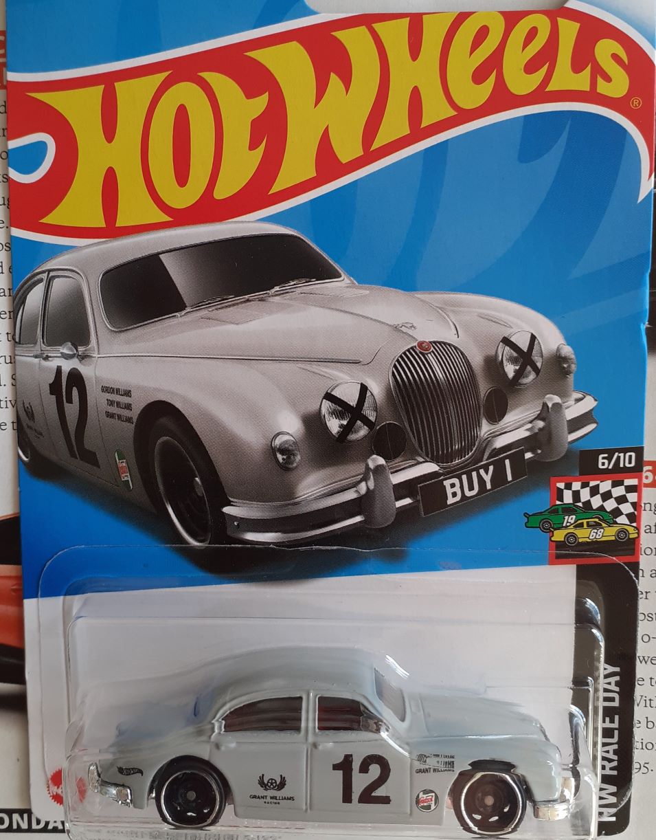 Name: Jaguar #113 Coombs Jaguar Mk1 1959 model 3.4 litre ex John Coombs - Grant Williams Hotwheels 172.jpg
Views: 1316
Size: 172.5 KB