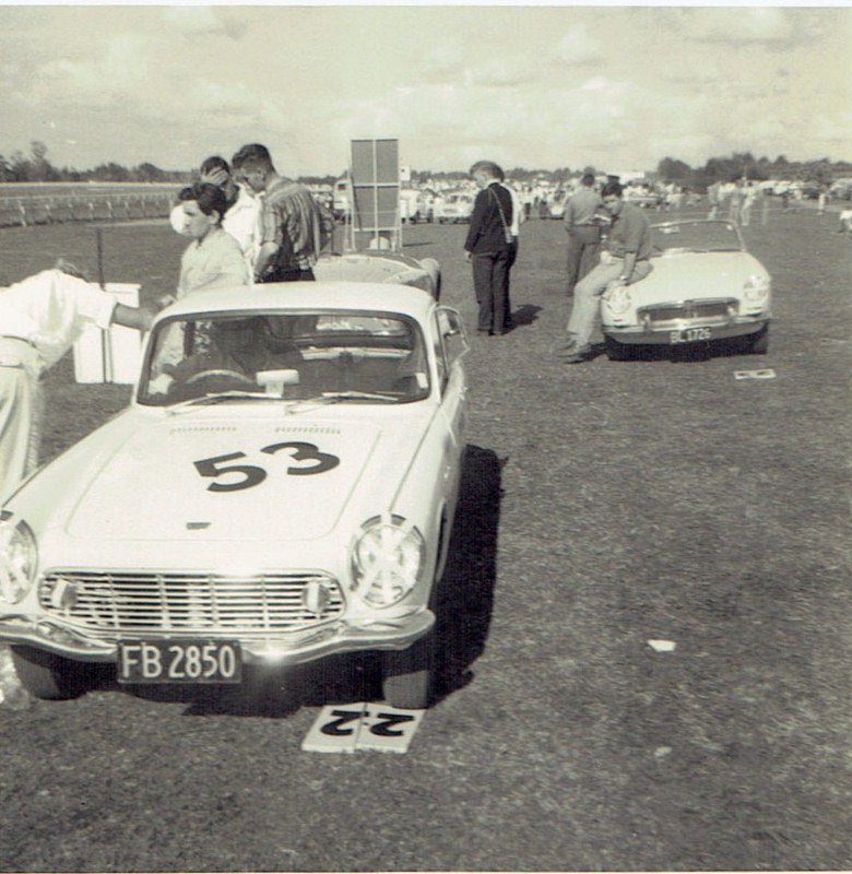 Name:  Pukekohe April 1966 #6 Honda  Feo Stanton and MG's CCI12102015_0001 (780x800).jpg
Views: 7401
Size:  161.8 KB