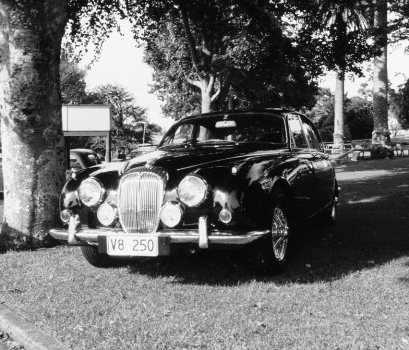 Name:  191_0210_250 Daimler.jpg
Views: 786
Size:  178.9 KB