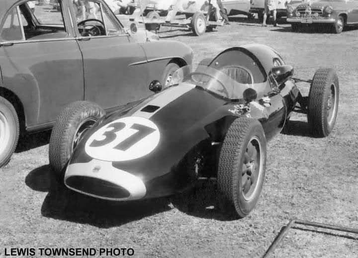Name:  Ohakea 1961 #047 Cooper Climax Tony Shelly #37 the Merv Neil Denny Hulme car in paddock RC Lewis.jpg
Views: 42
Size:  55.7 KB