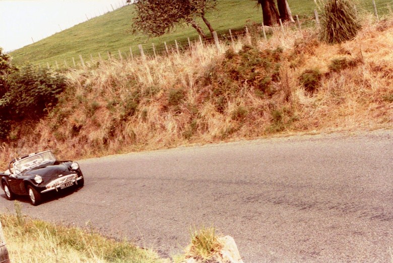 Name:  AHCCNZ Otaua Hill Climb 1985 #16 Daimler SP 250 -black  #1 CCI30112015 (780x523).jpg
Views: 3250
Size:  172.2 KB