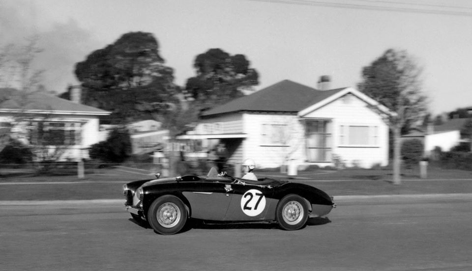 Name:  Motor Racing Matamata #44 1964 27 AH 100 R Smith Ross Cammick Scott-Given archives.jpg
Views: 4532
Size:  58.9 KB