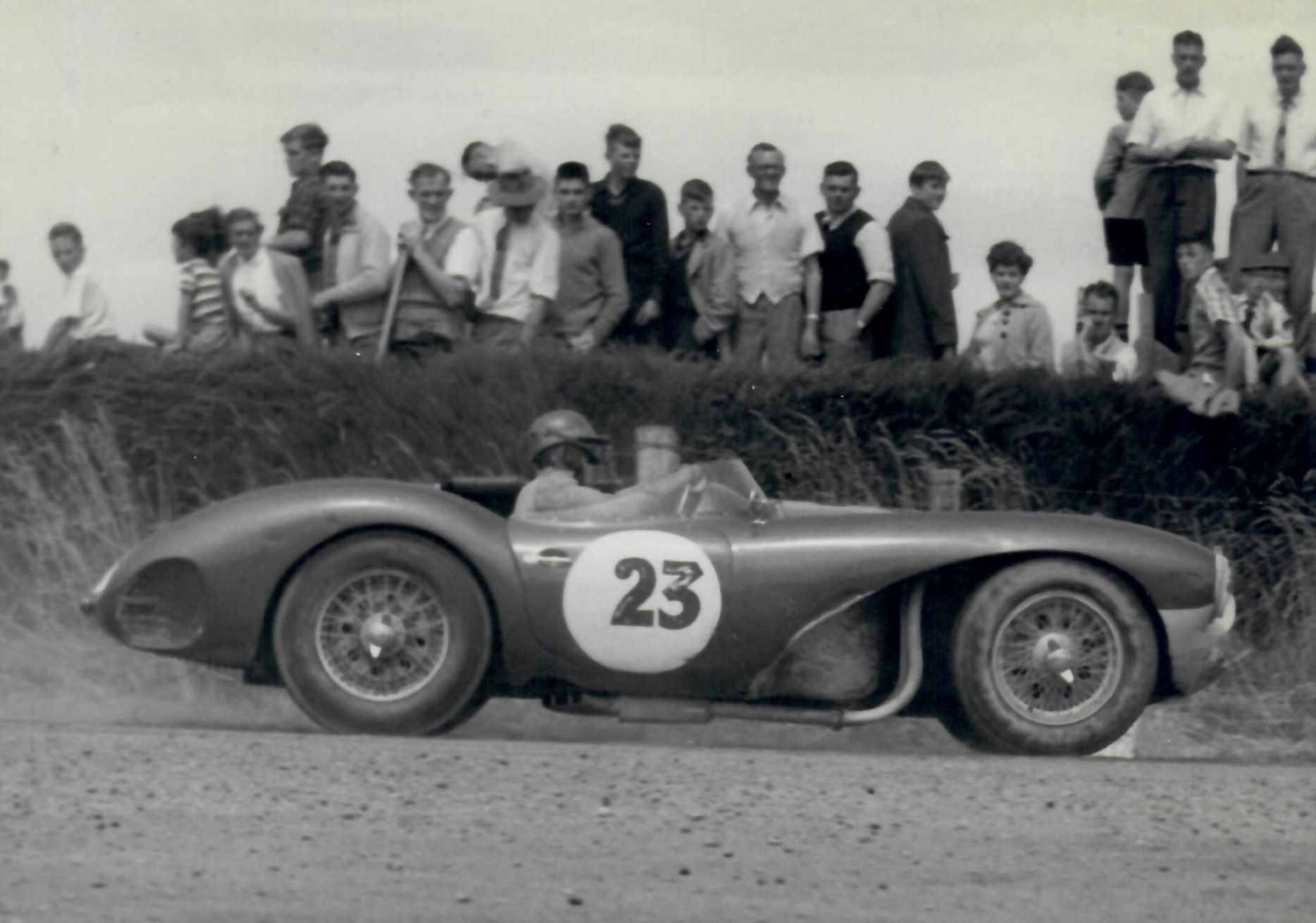 Name:  Ryal Bush 1956 #058 1956. Ryal Bush. Tom Sulman Aston Martin DB3 #23. 176 kb arch Graham Woods.jpg
Views: 702
Size:  176.4 KB